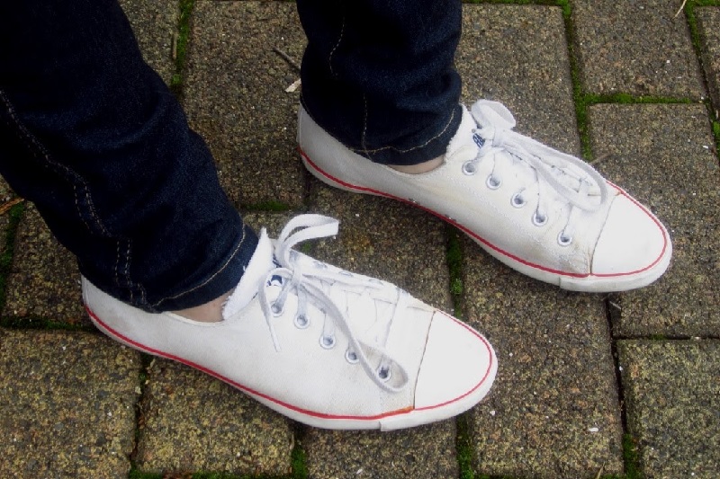 Nettoyer des Converse : toile, blanches, noires, daim et cuir